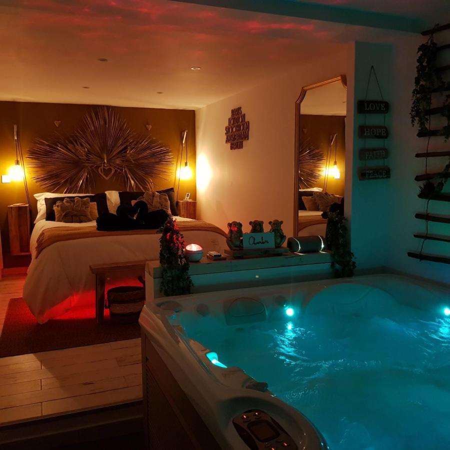 Suite & Spa Just Dream 28 Six-Fours-les-Plages Exterior photo