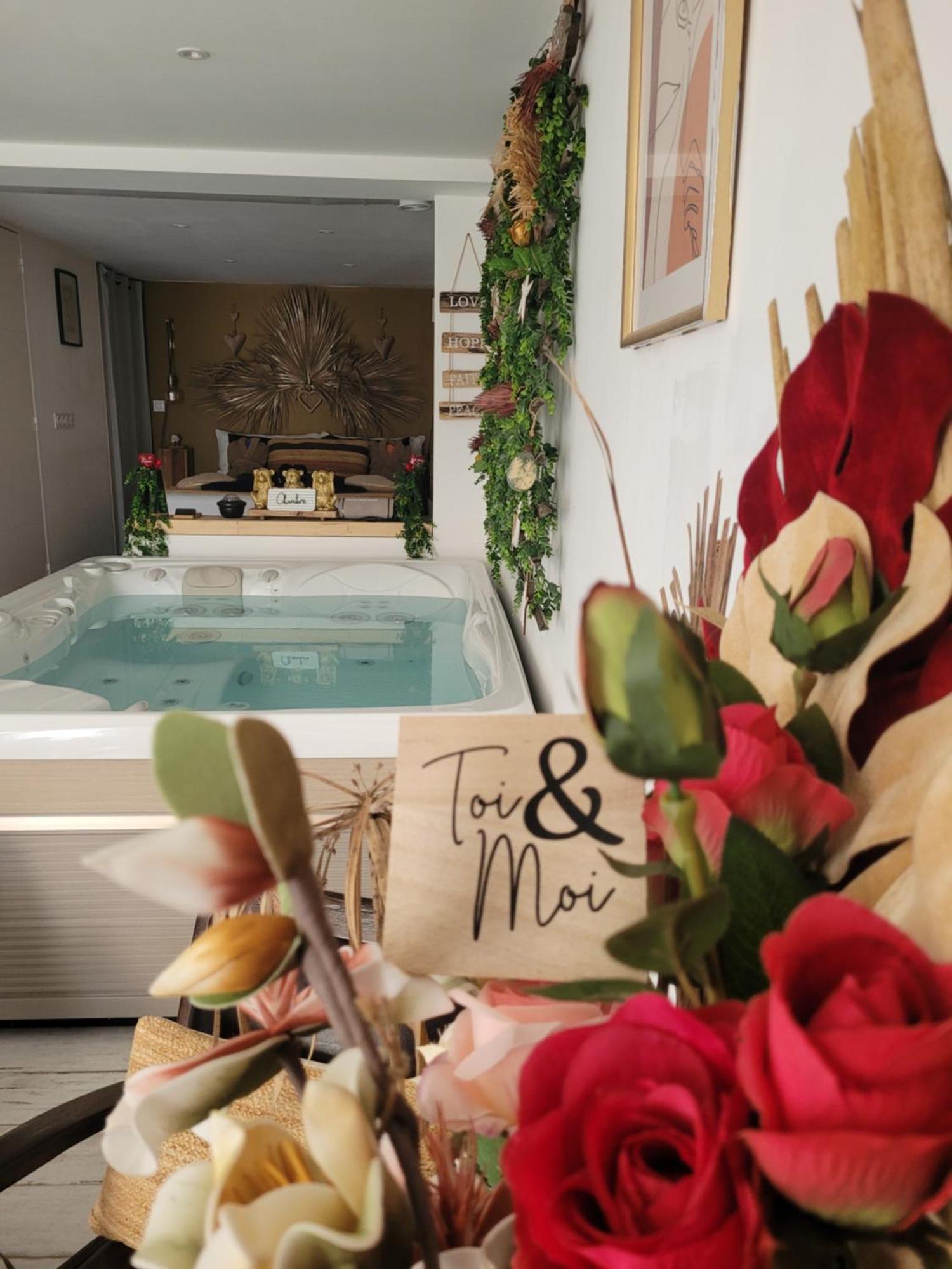 Suite & Spa Just Dream 28 Six-Fours-les-Plages Exterior photo